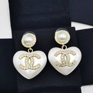 ✨✨Chanel Earring